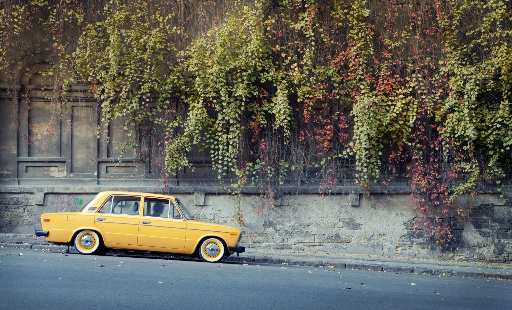 lada vaz resto bajo clásico shoha amarillo carretera fondo de pantalla fondo