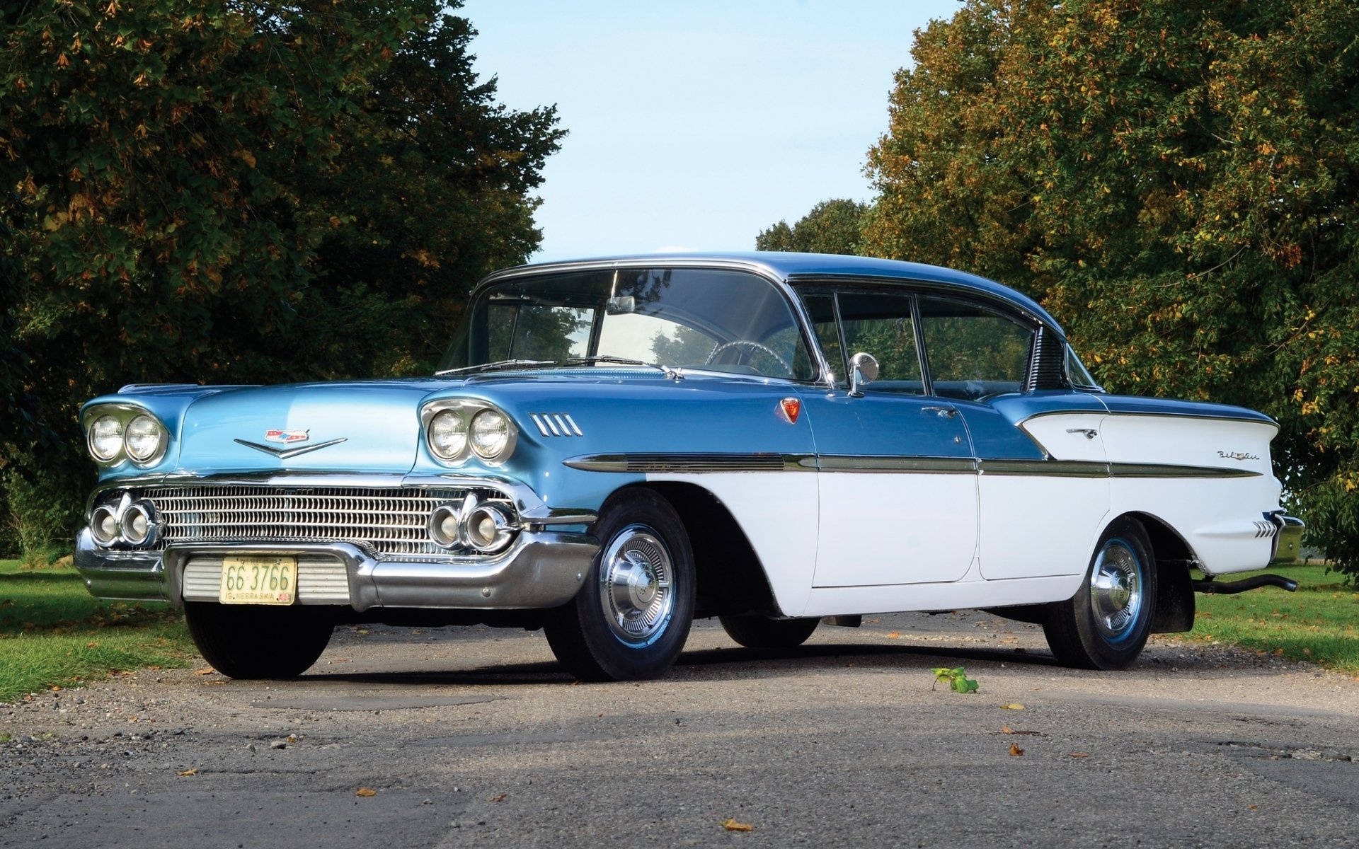 chevrolet bel air sport sedan 1958 года шевроле бэль эр седан спорт передок классика дорога деревья небо