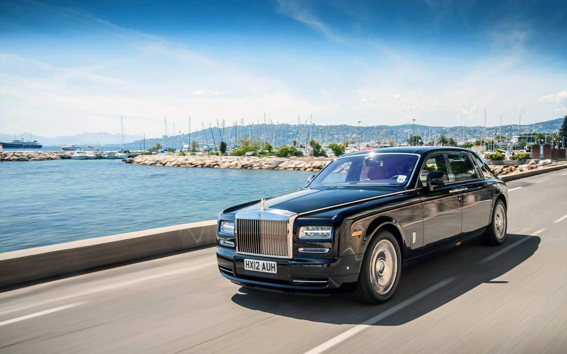 rolls royce phantom esteso interasse largo cielo berlina nero acqua anteriore cappuccio