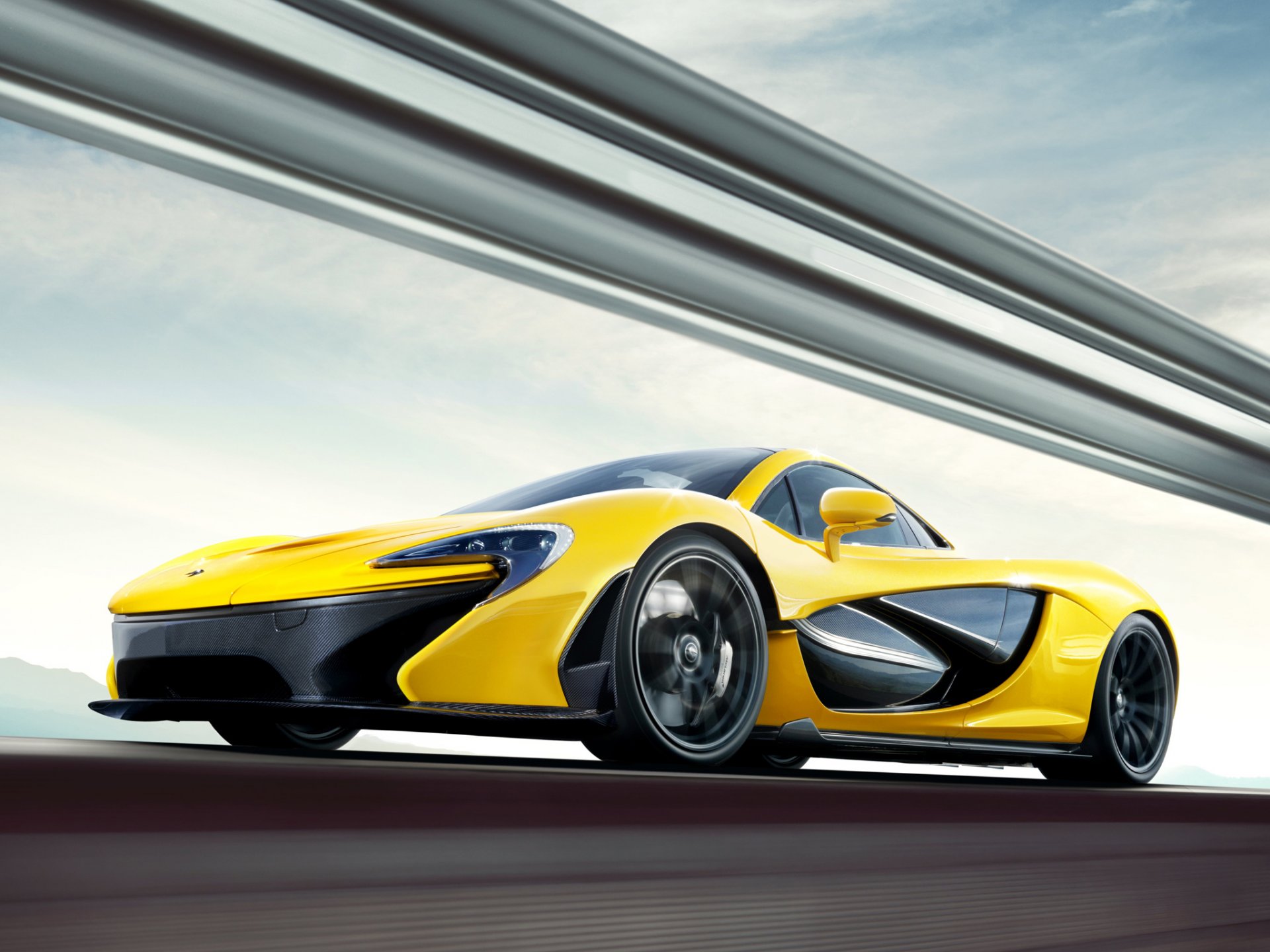 mclaren p1 supercar giallo