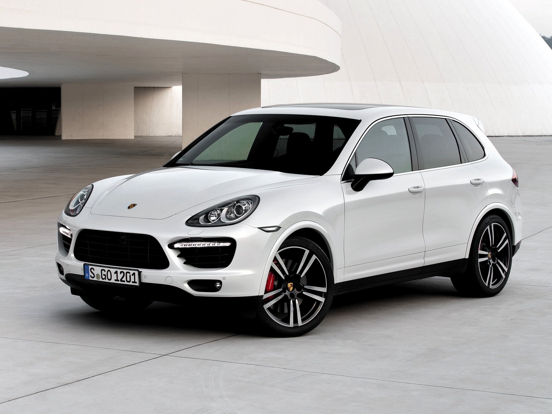 автомобиль обои porsche cayenne turbo s 2013 обоя порше кайен турбо передок красивая машина новый