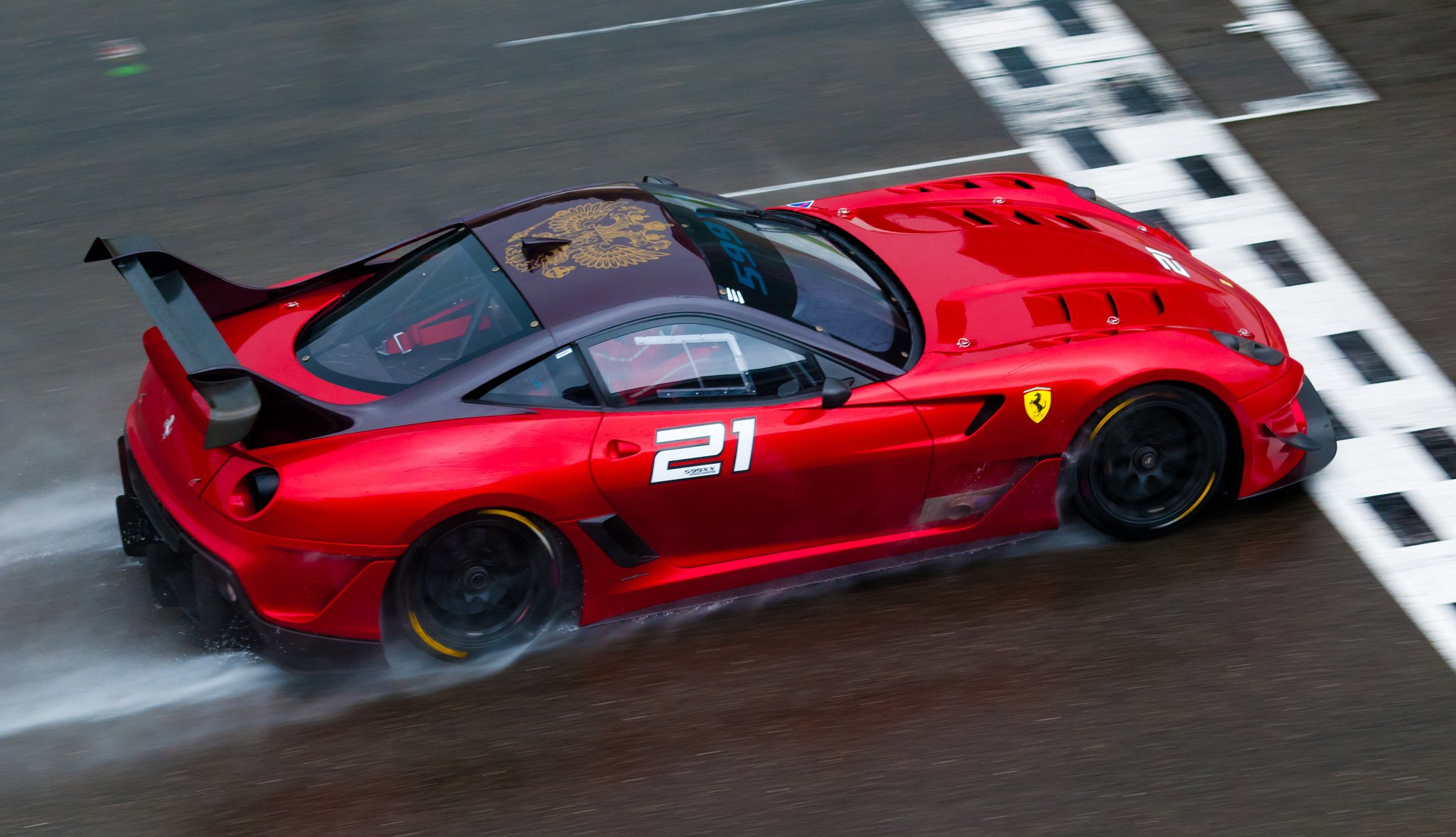 ferrari 599xx evo rojo atrás lluvia carreras acabado ferrari rojo carrera pista final