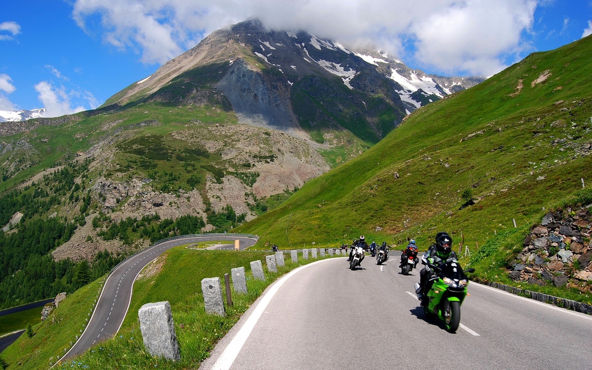 montagnes route motards