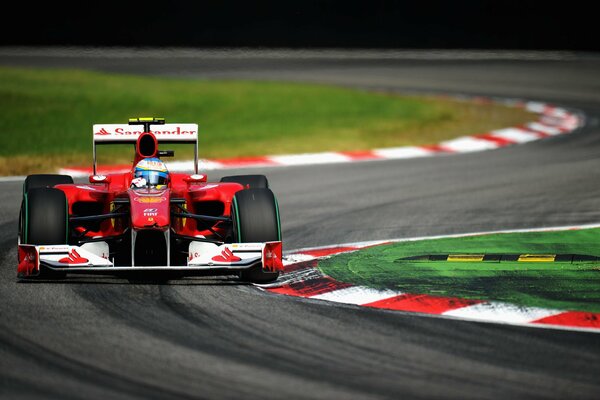 Fernando Alonso durante la carrera de fórmula 1