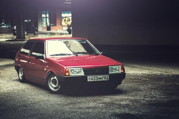 Understated vaz 2108 red