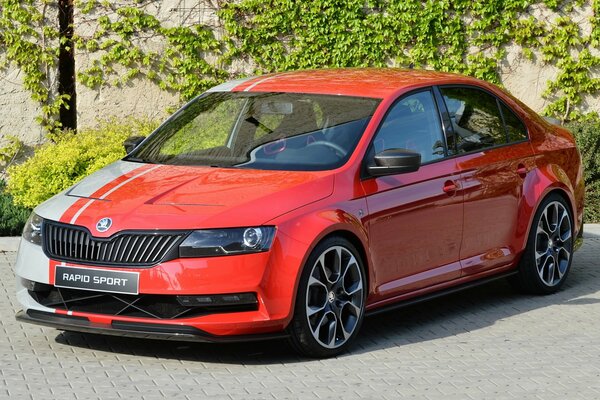 Skoda Rapid Sport concepto moderno