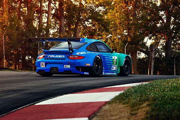 Porsche is a car for prolonged drift