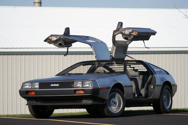 El asombroso DeLorean de la película Regreso al futuro 