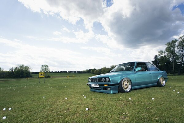 BMW auf dem Golfplatz