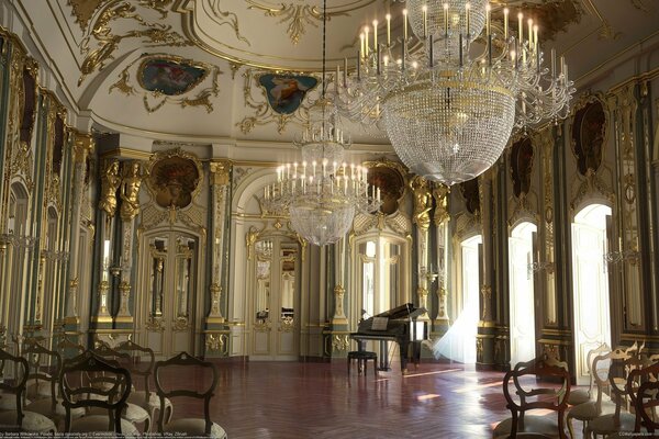 Concert hall in the palace. Classic interior