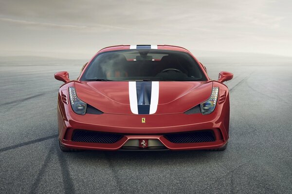 Ferrari speciale rojo 2014 en la cara llena