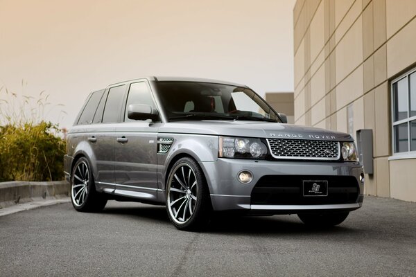 Sport-SUV vom Land Rover