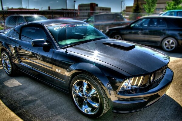 Ford Mustang negro