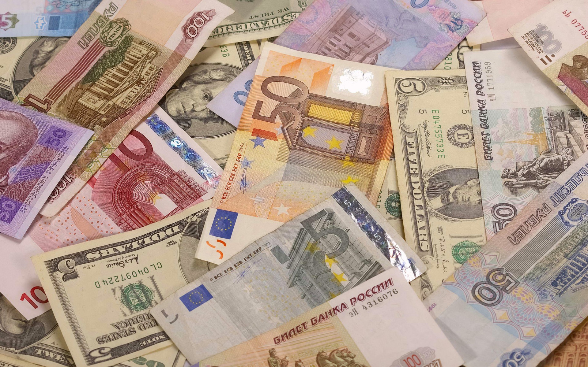 euro dollars roubles argent factures finances