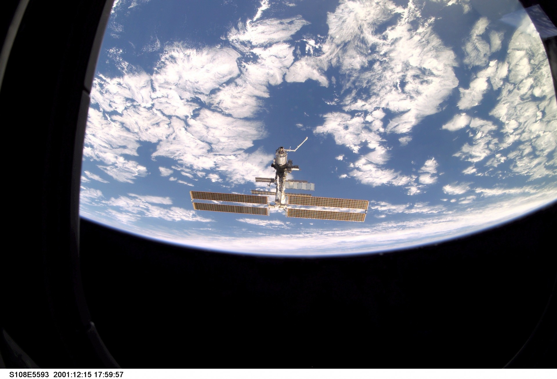 espacio iss nubes tierra