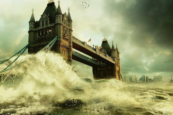 Londres en la inundación y el puente es triste