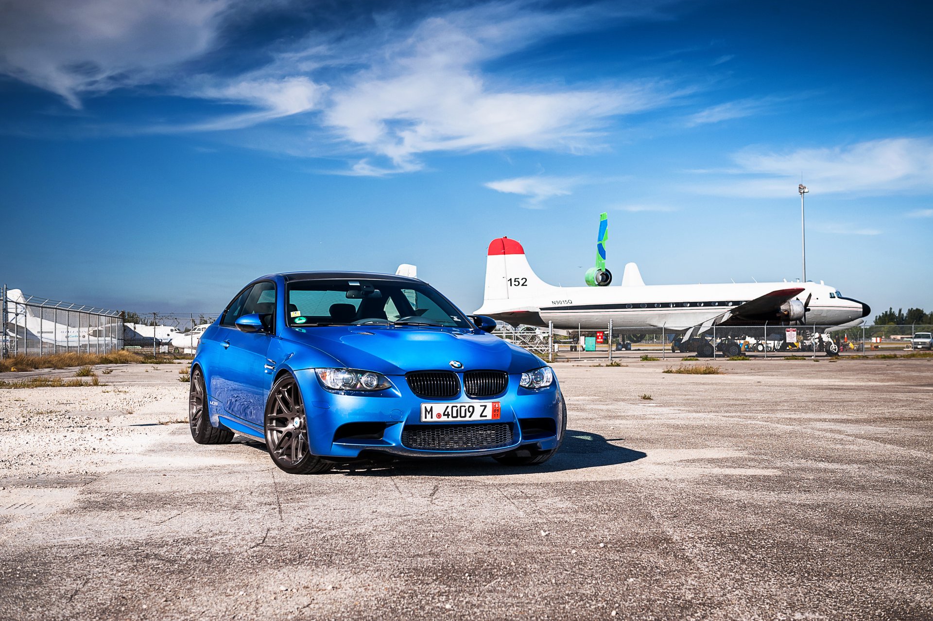 bmw m3 e92 niebieski bmw przód cień