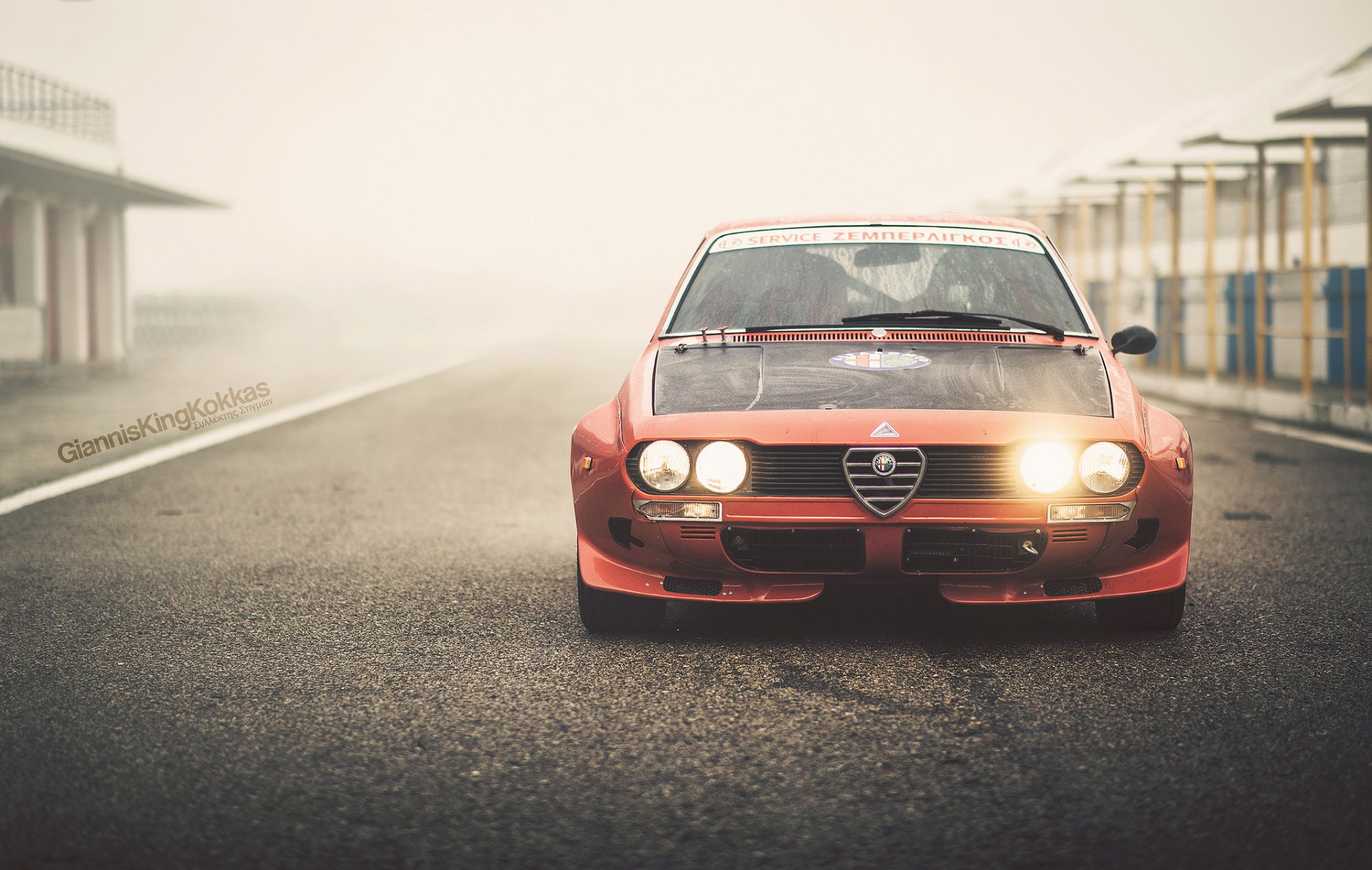 alfa romeo alfetta 2000gt 1974 oldschool vintage voiture de course italienne par yannis roi kokka