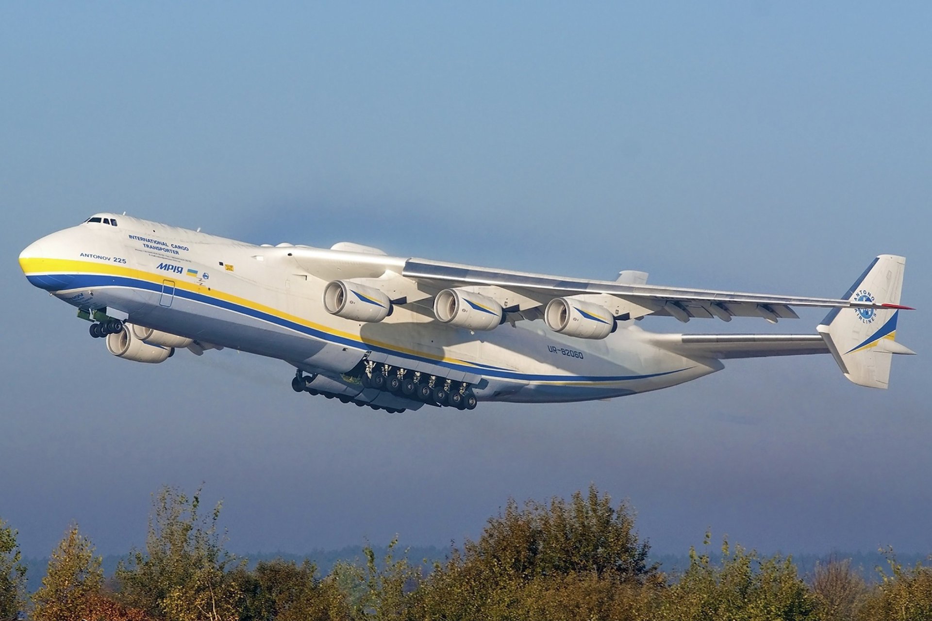 antonov an-225 mriya invierno grande avión en