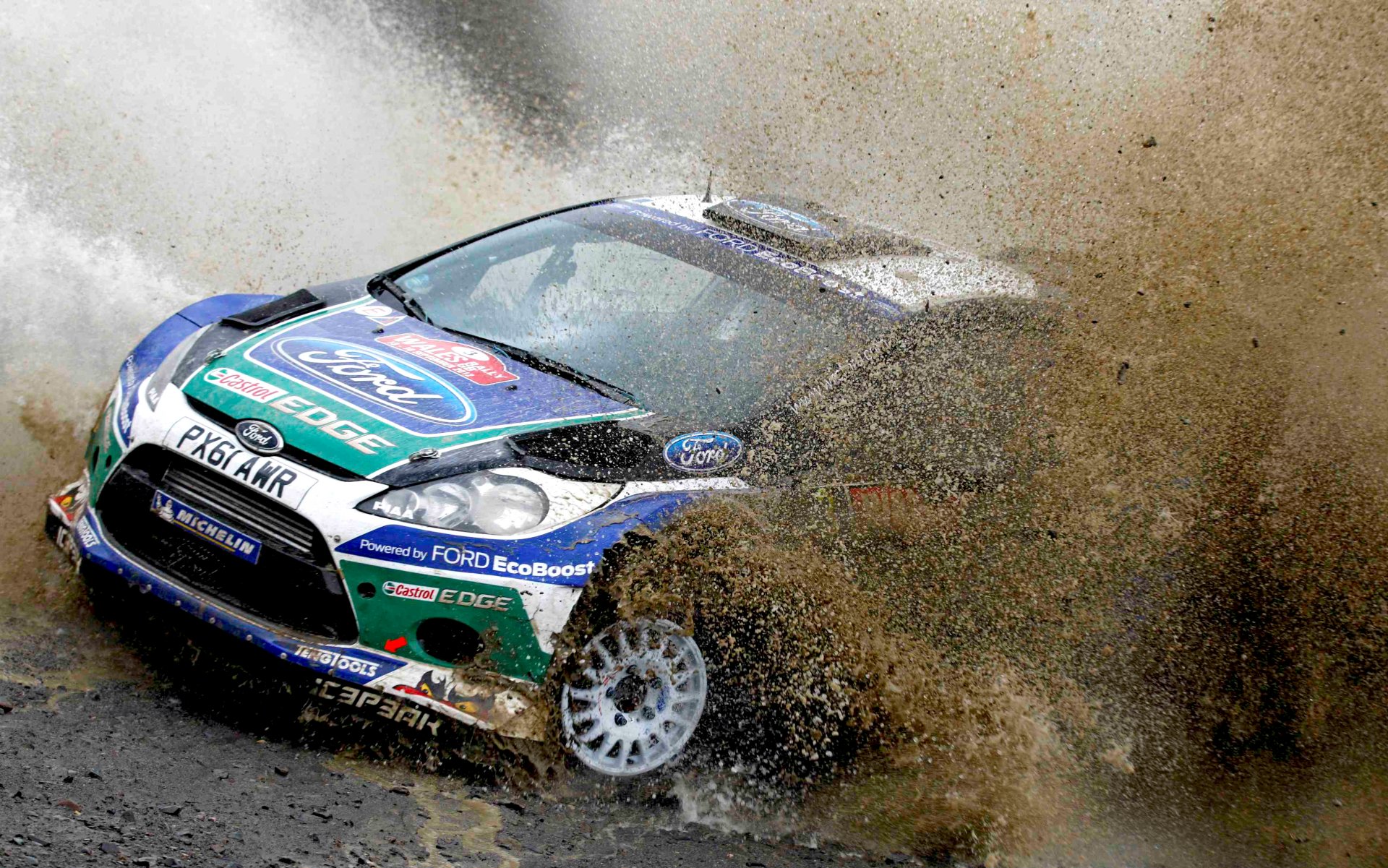 ford fiesta rally wrc rally faros deporte auto carrera capó coche salpicaduras suciedad derrape giro