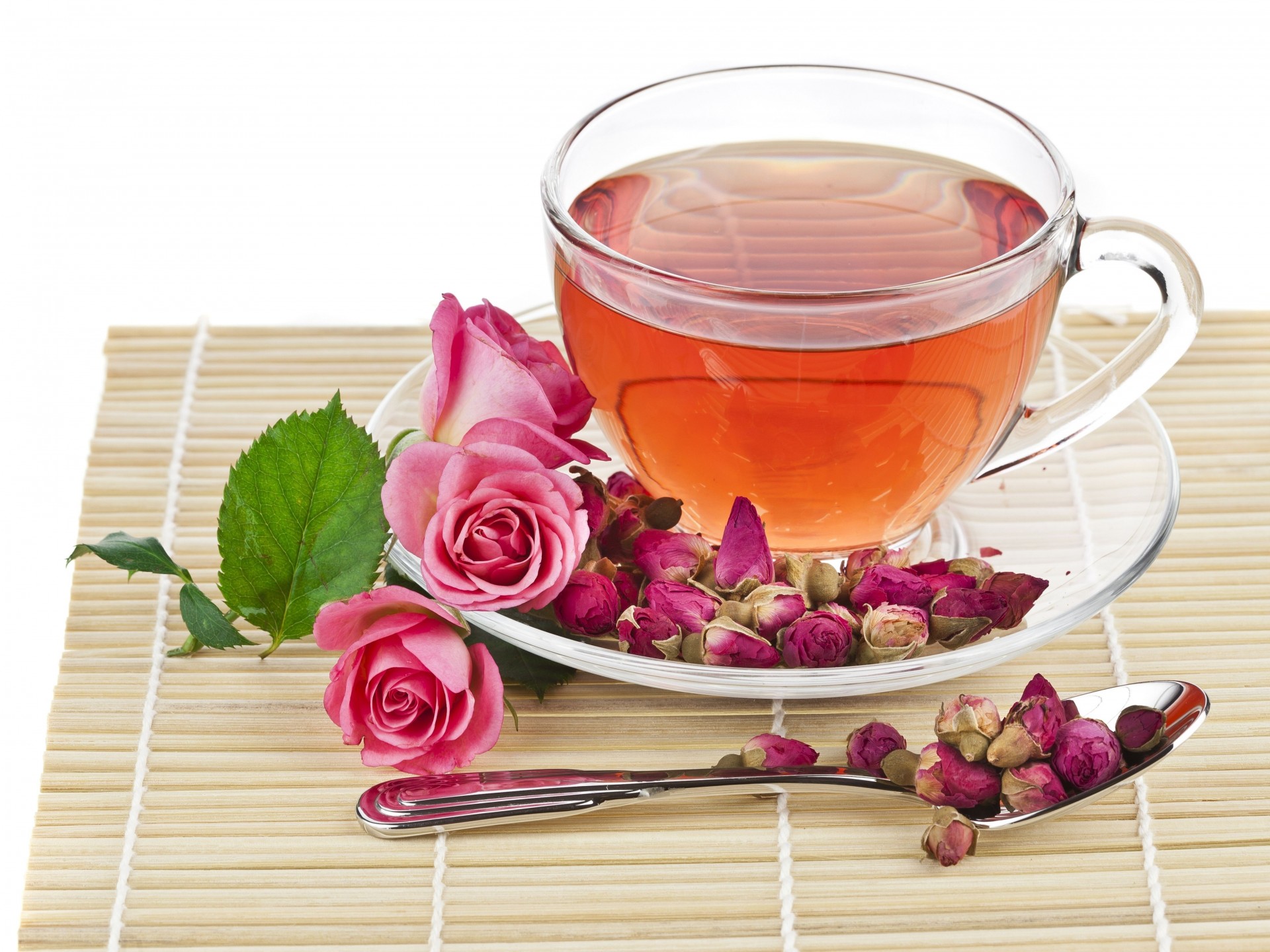 cuchara brotes té rosas taza