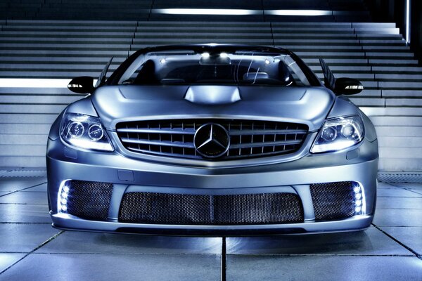 Mercedes-benz CL63 amg in cool metallic tones