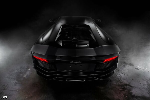 Negro mate Lamborghini Aventador foto trasera