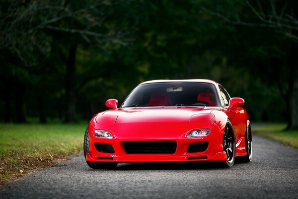 Rouge Mazda voiture de course