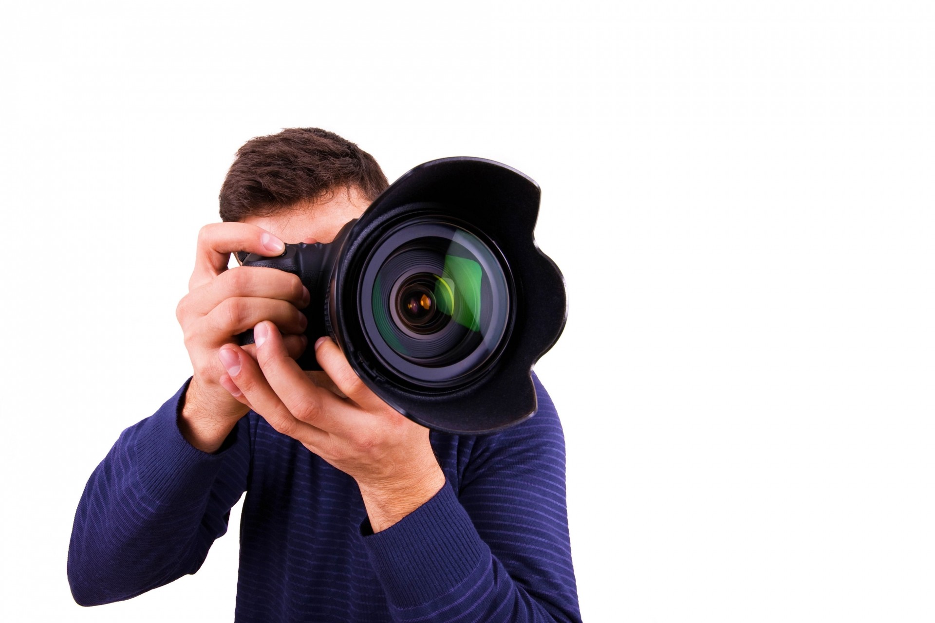 hombre cámara fondo blanco manos fotógrafo óptica