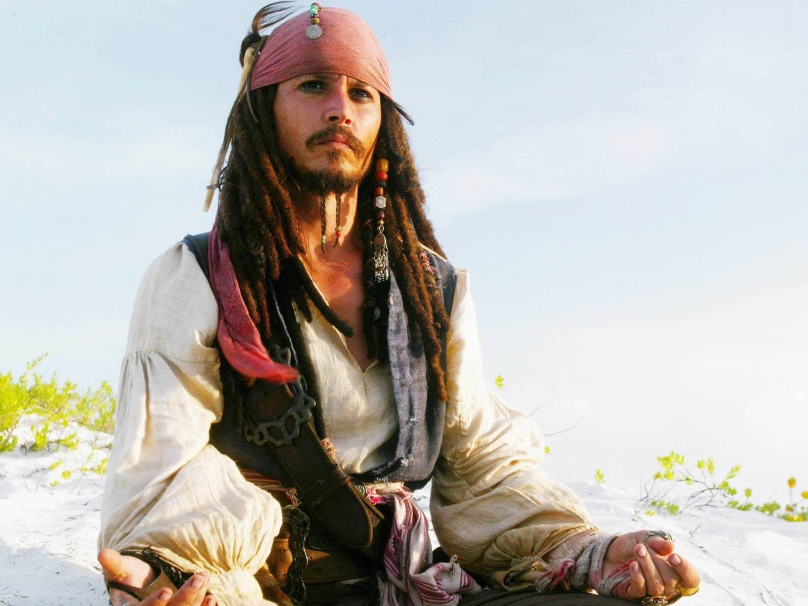 pirati dei caraibi johnny depp jack sparrow spiaggia