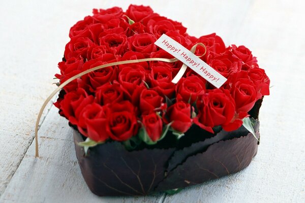 Bouquet de roses rouges en forme de coeur