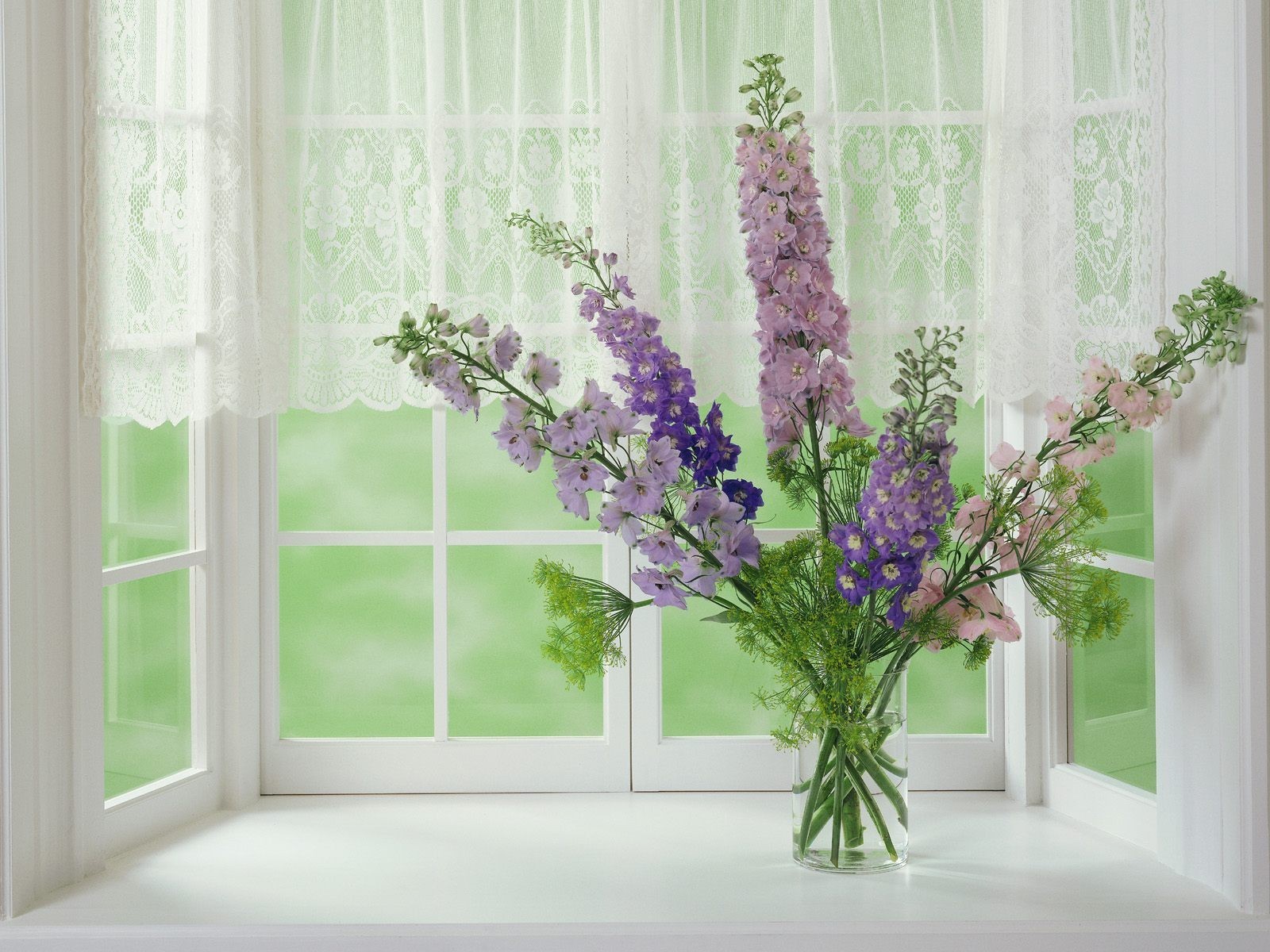 bouquet vase window