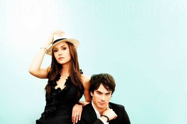 Un couple des Journaux Somerhalder et Dobrev