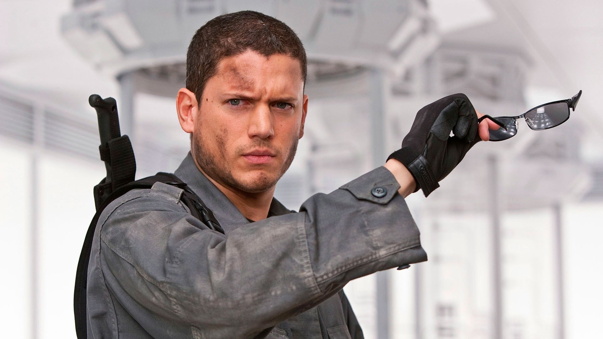 wentworth miller resident evil chris redfield attore