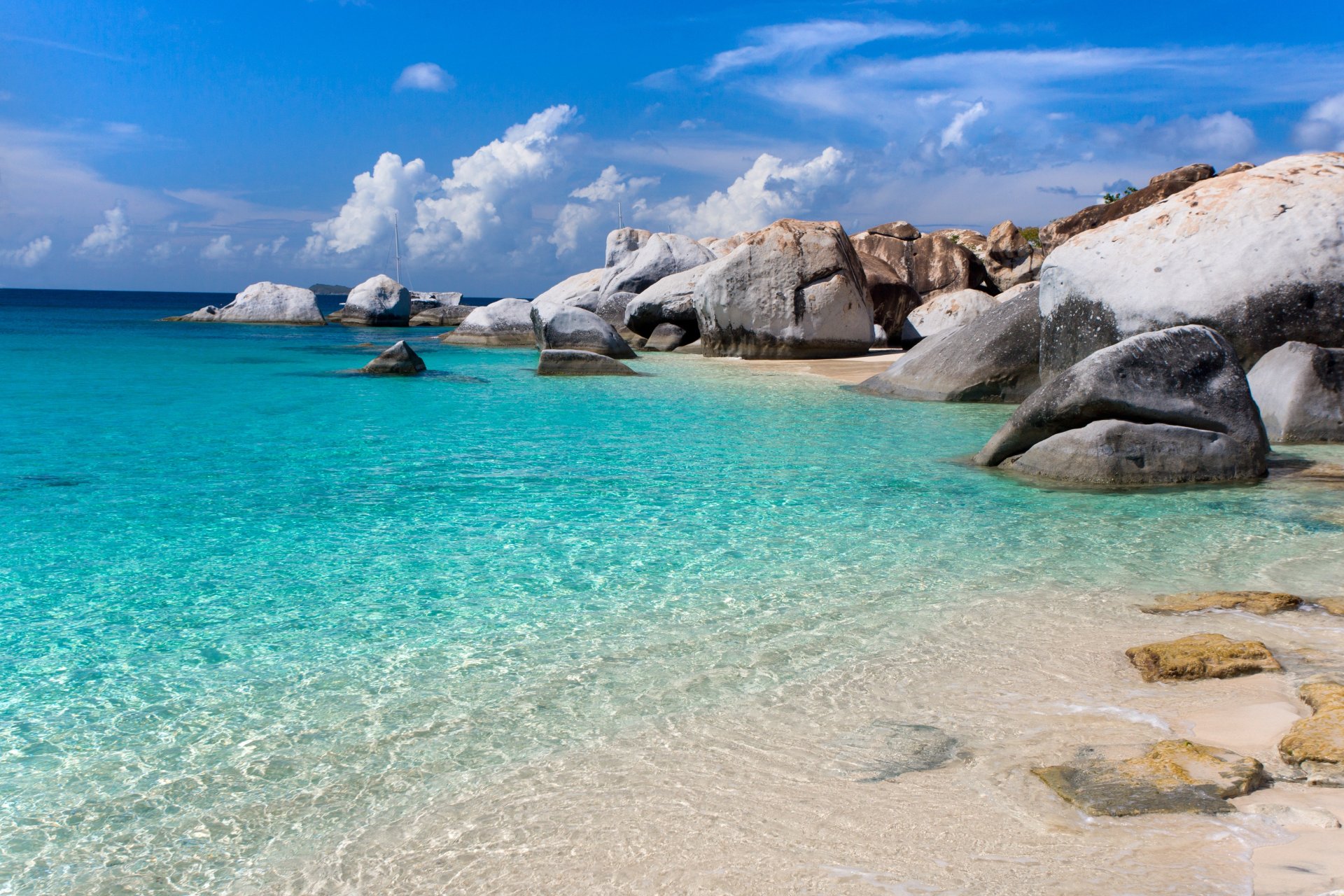 sole mare mare spiaggia rocce blu cielo nuvole