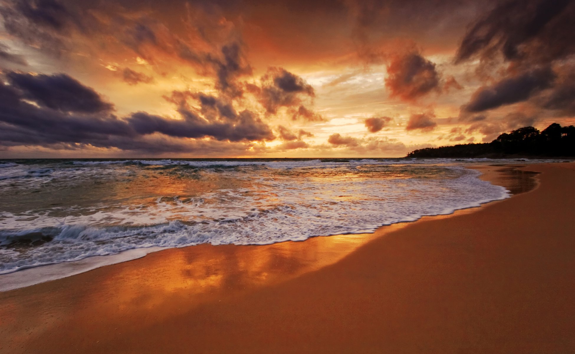 strand küste meer ozean wasser welle flut schaum sand horizont himmel wolken landschaft