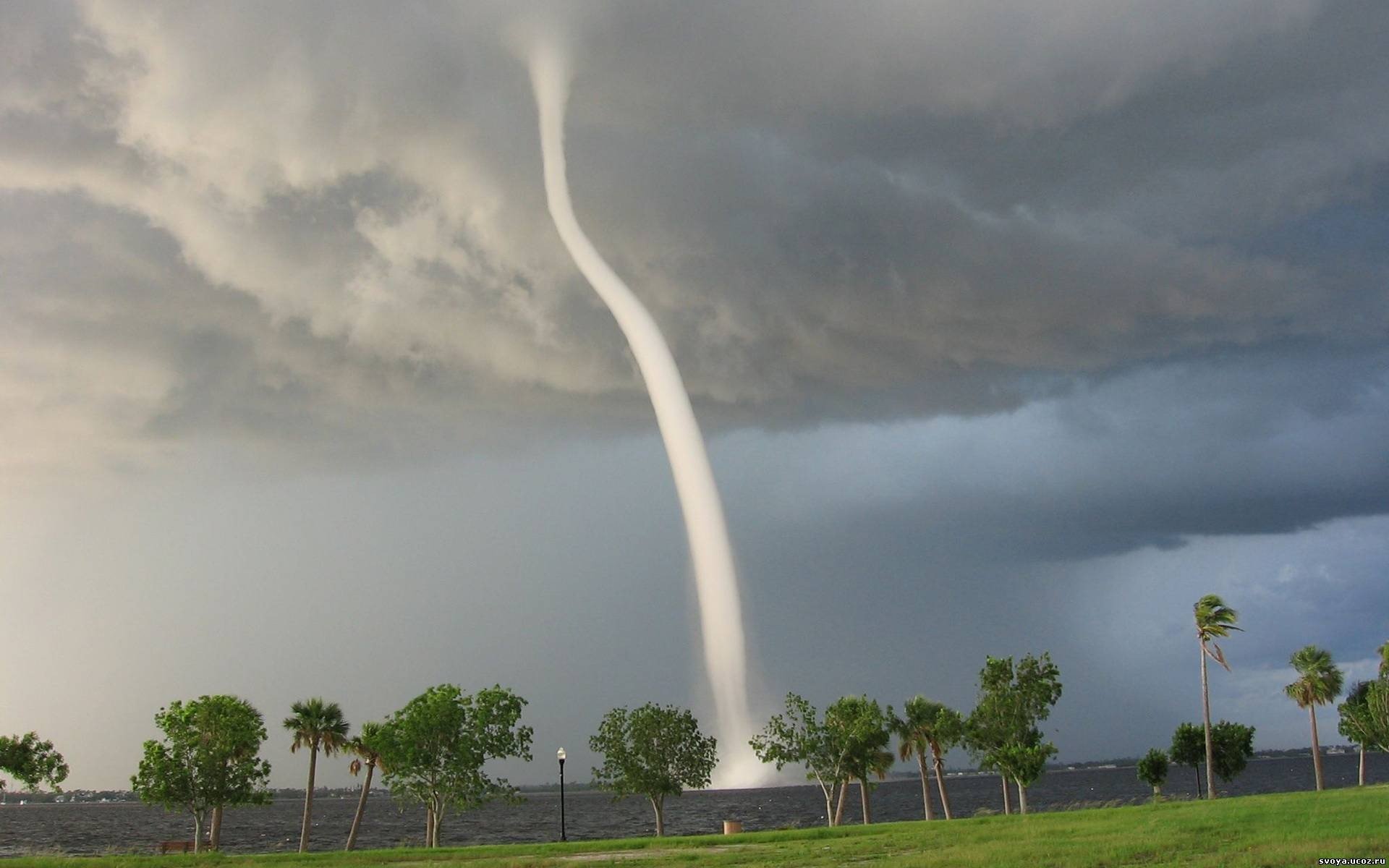 tornado water sky