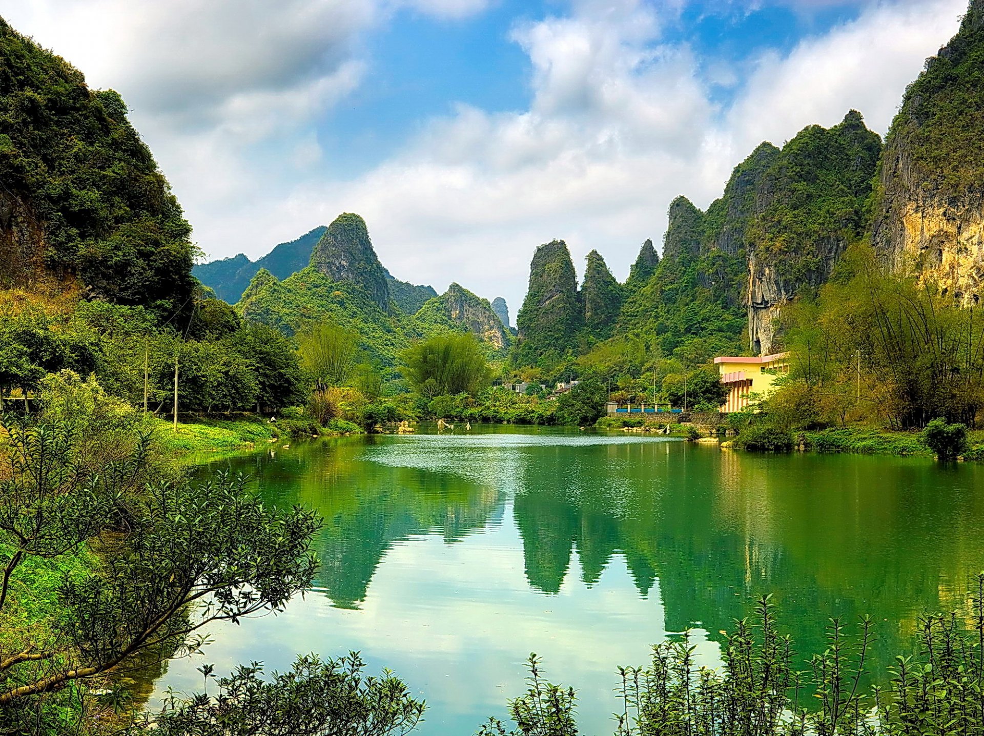 china berge wasser bäume wolken himmel