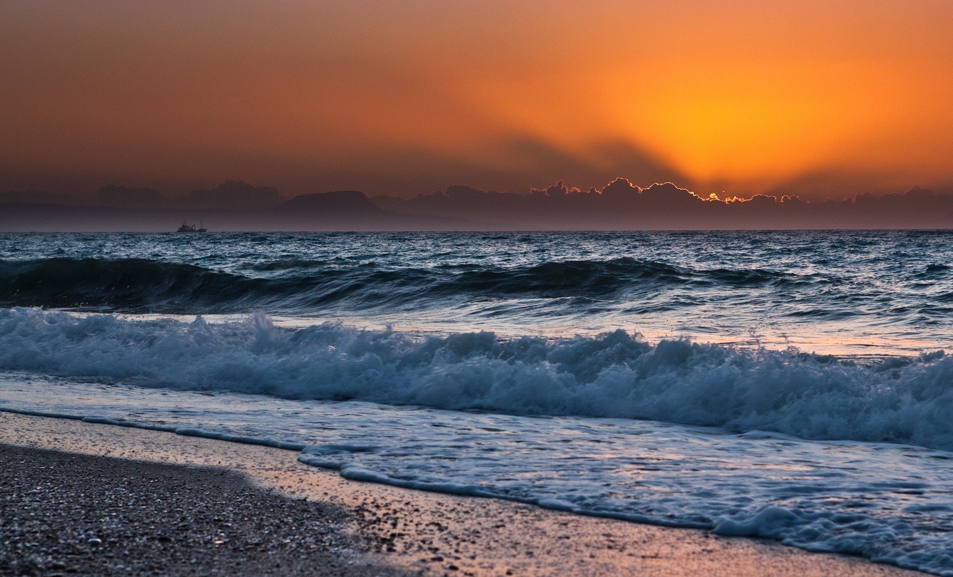 paesaggio natura spiaggia onde mare cielo sole tramonto