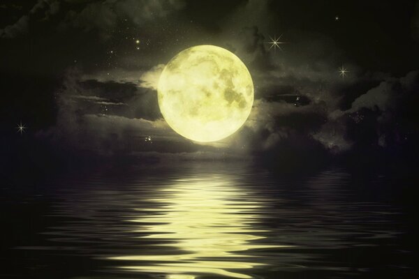 Chemin de lune sur le lac de nuit