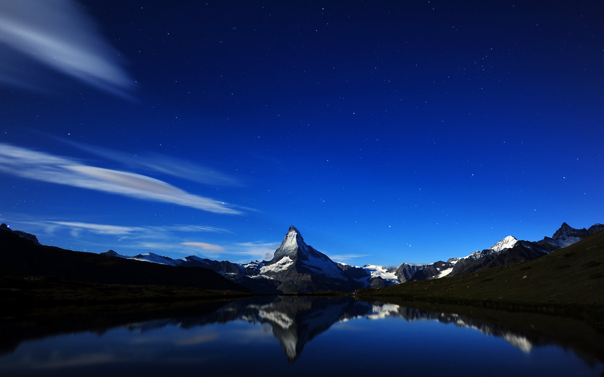 cervin réflexion de minuit suisse montagnes nuit