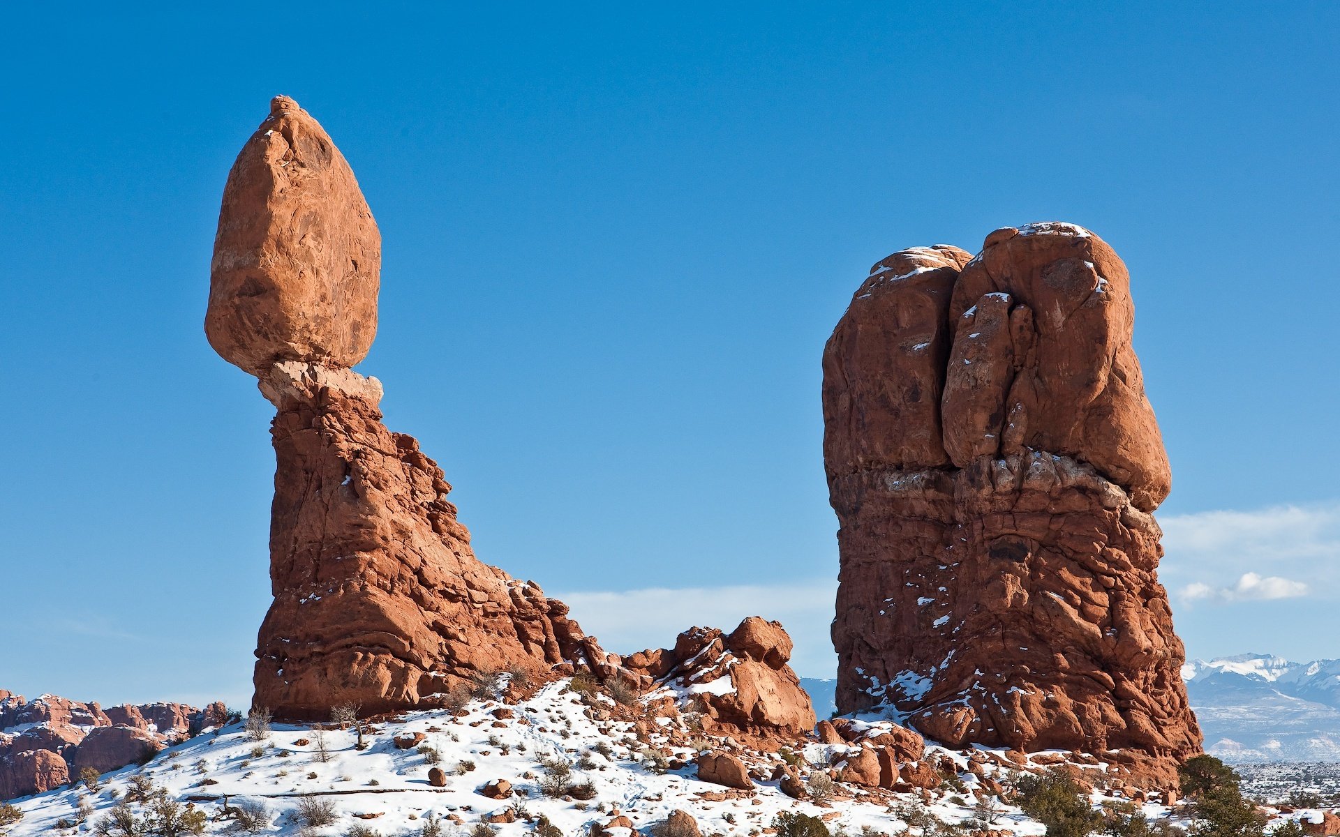 paesaggio rocce rocce neve inverno cielo erba natura