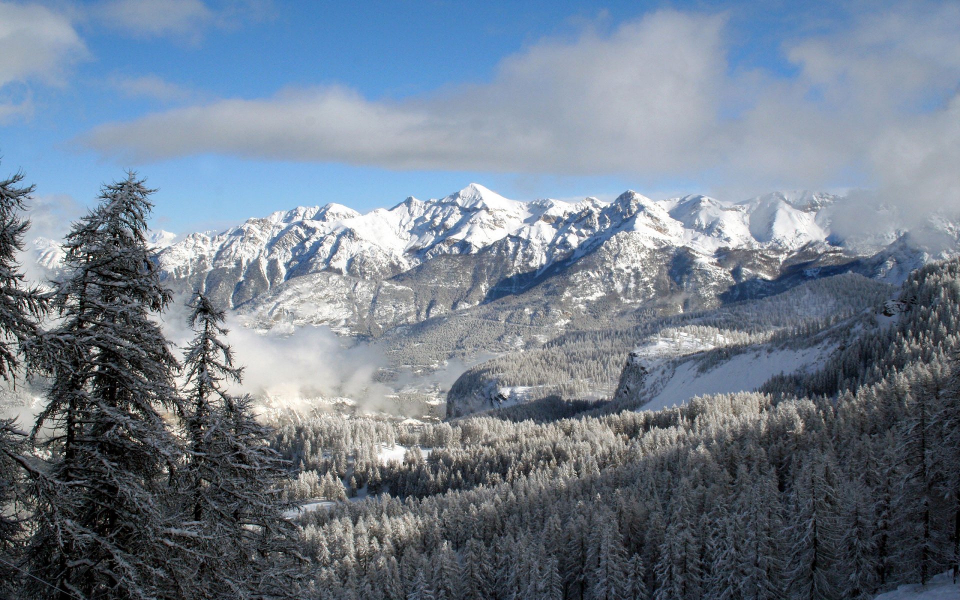 montagnes neige nuages