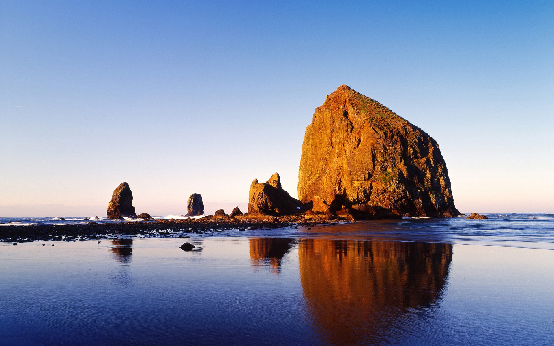 tones beach rock