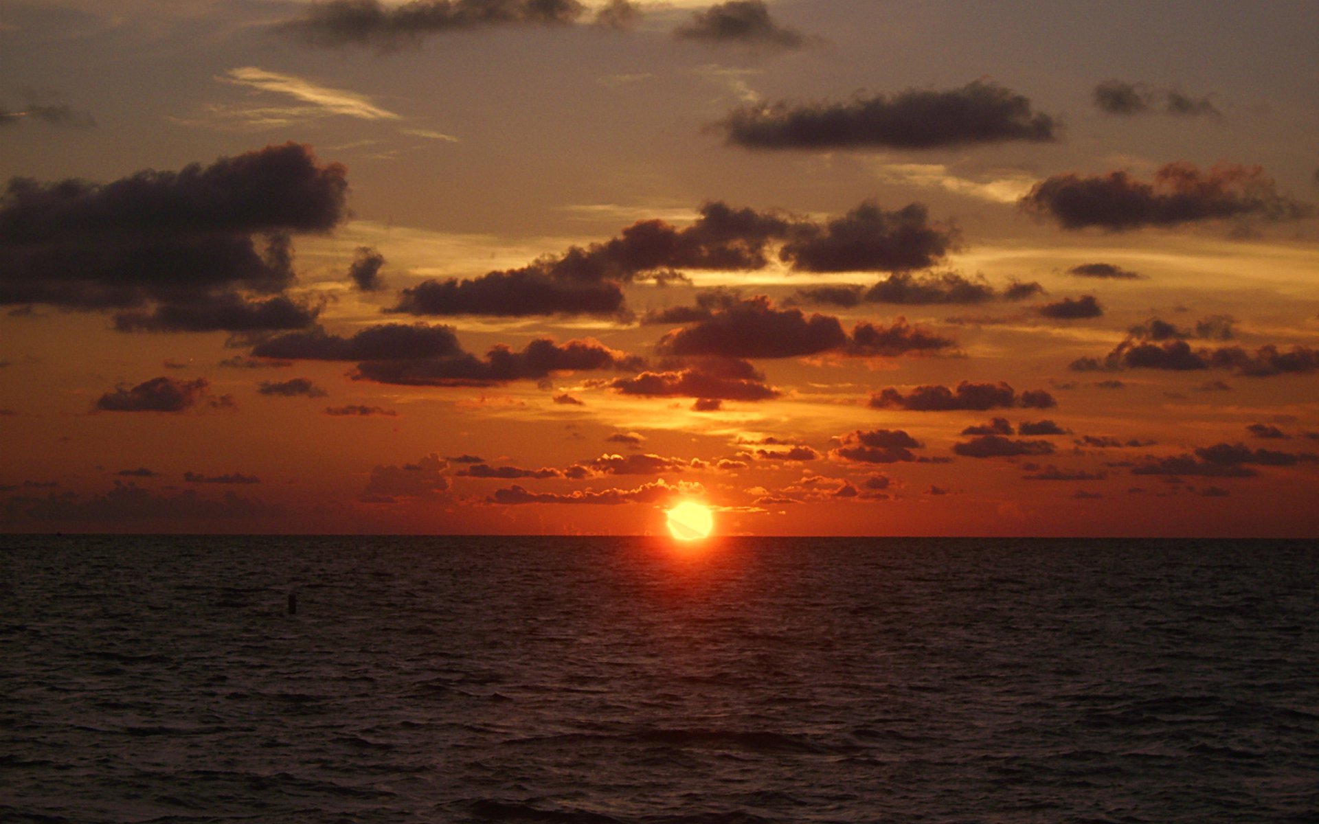 coucher de soleil mer nuages