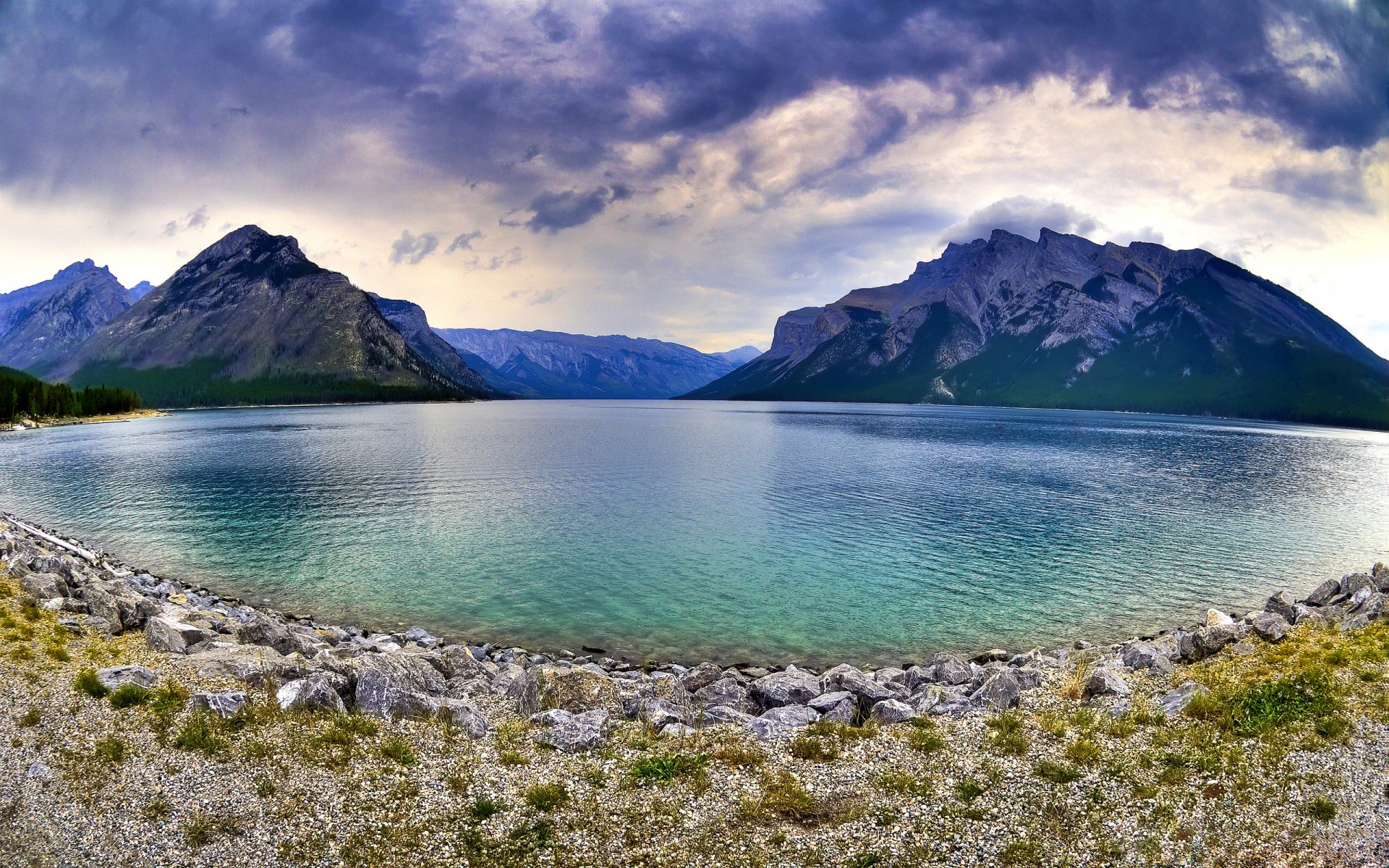 burze piwowarskie nad jeziorem alberta kanada