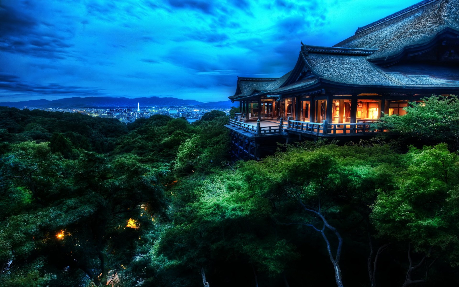 kyoto giappone casa alberi nuvole