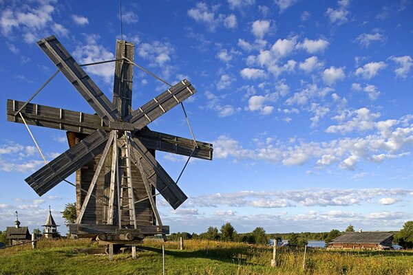 Ancien moulin près du lac Onega