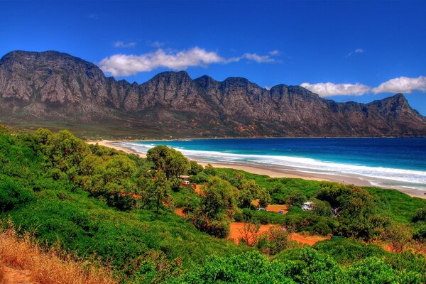 ¡El lugar para unas vacaciones perfectas es el océano y las montañas!