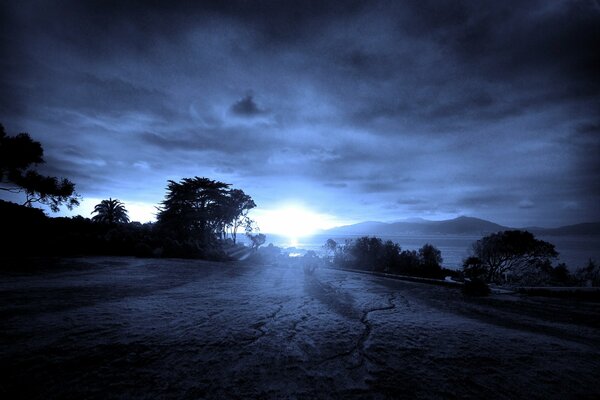 Wallpaper with a night view of the mountains